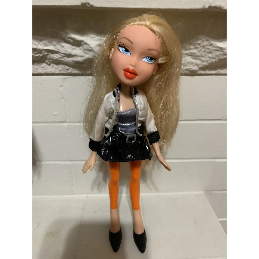 Bratz ICandy Cloe Doll Blue Eyes Blonde Hair Orange Legs ICandy 2005